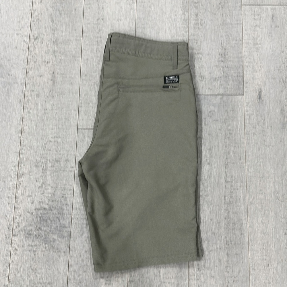⭐️ 2 for $10 OR $7 each ⭐️ Men’s ONEILL Hybrid Shorts * US 28 * Sage Green